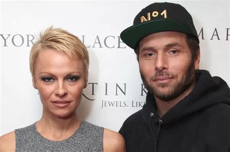 rick salomon épouse|Pamela Anderson revela ter terminado terceiro。